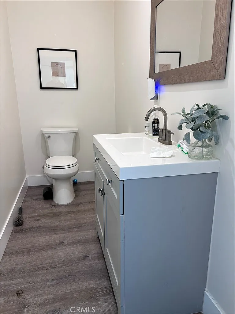 3 bed, 3.5 bath, 2200 sqft, $4,000 — Photo 2
