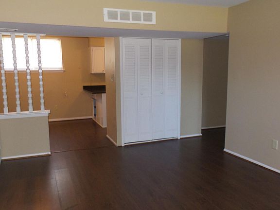 3rd image of 8181 Denwood Dr APT 6