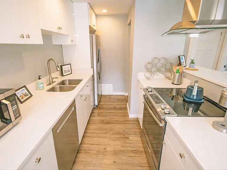 3018 E Denny Way — Photo 10