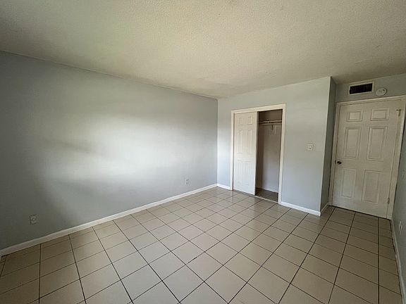 4th image of 3380-3400 NW 30th St #17376119