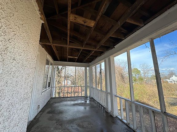 5th image of 4509 Hilltop Dr