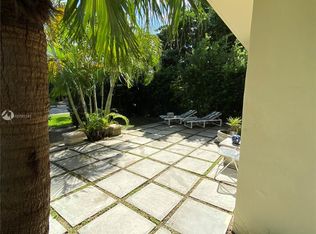 32 Camden Dr APT 3, Bal Harbour, FL 33154