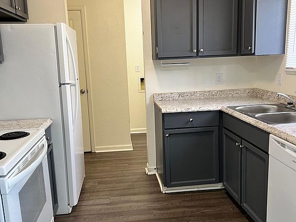 2nd image of 2044 27th Avenue Ct #2