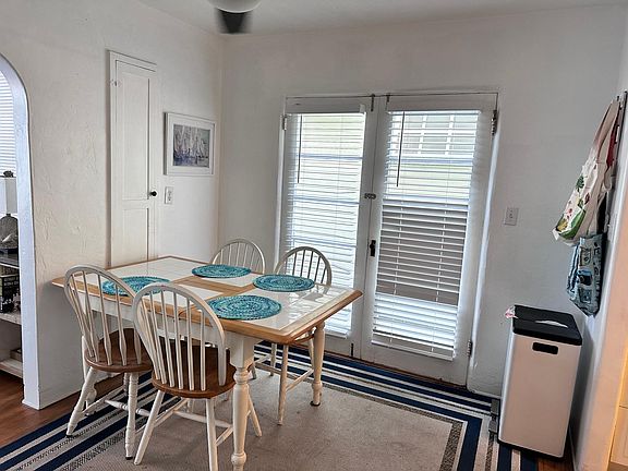 5th image of 822-24 Brighton Ct