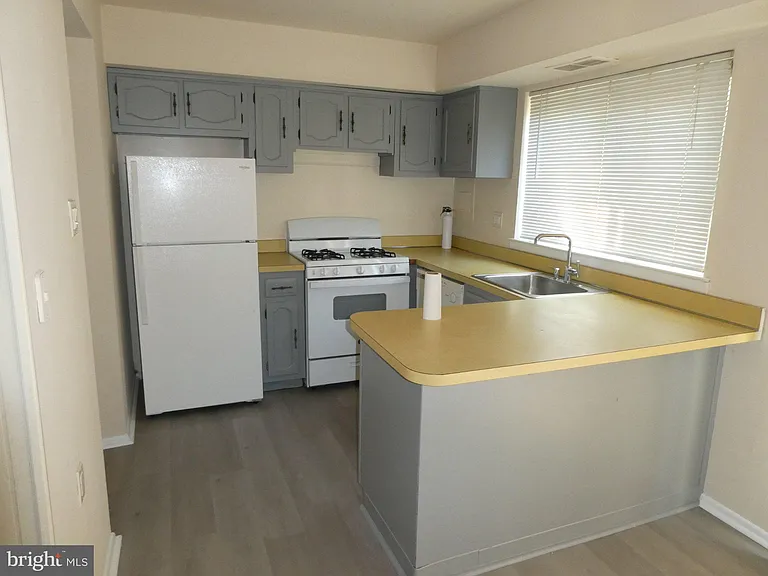 83 Chelsea Cir #D151 — Photo 2
