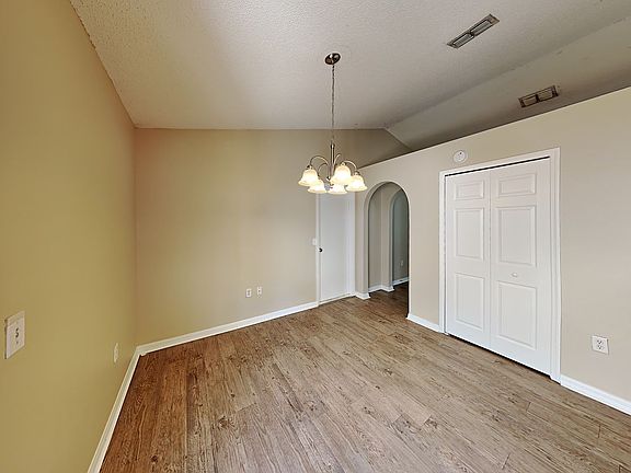 5th image of 2709 Whispering Trails Dr