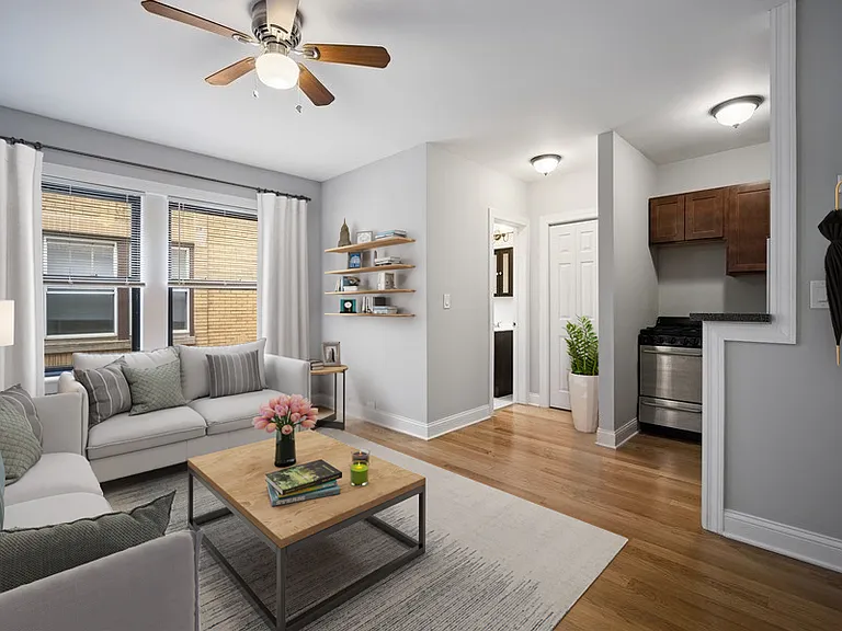 837 West Wolfram Street — Photo 8