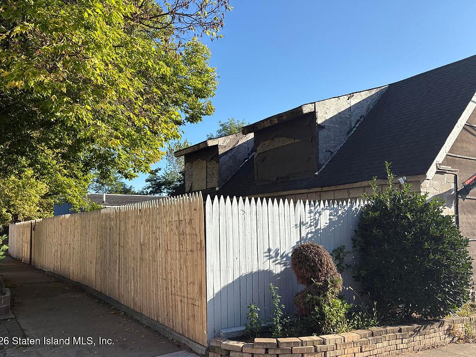 2nd image of 204 Roma Ave