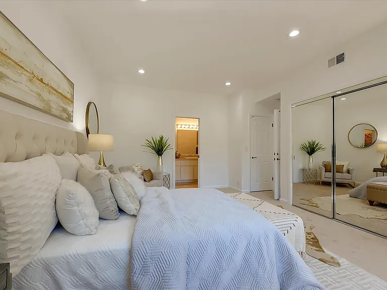 1150 Pine St #D — Photo 15