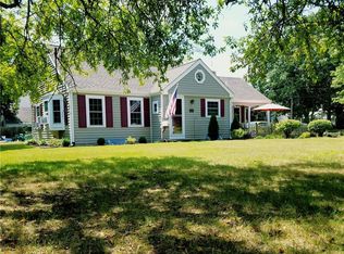 500 Squantum Dr, Warwick, RI 02888