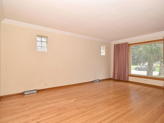2nd image of 8440 N Olcott Ave
