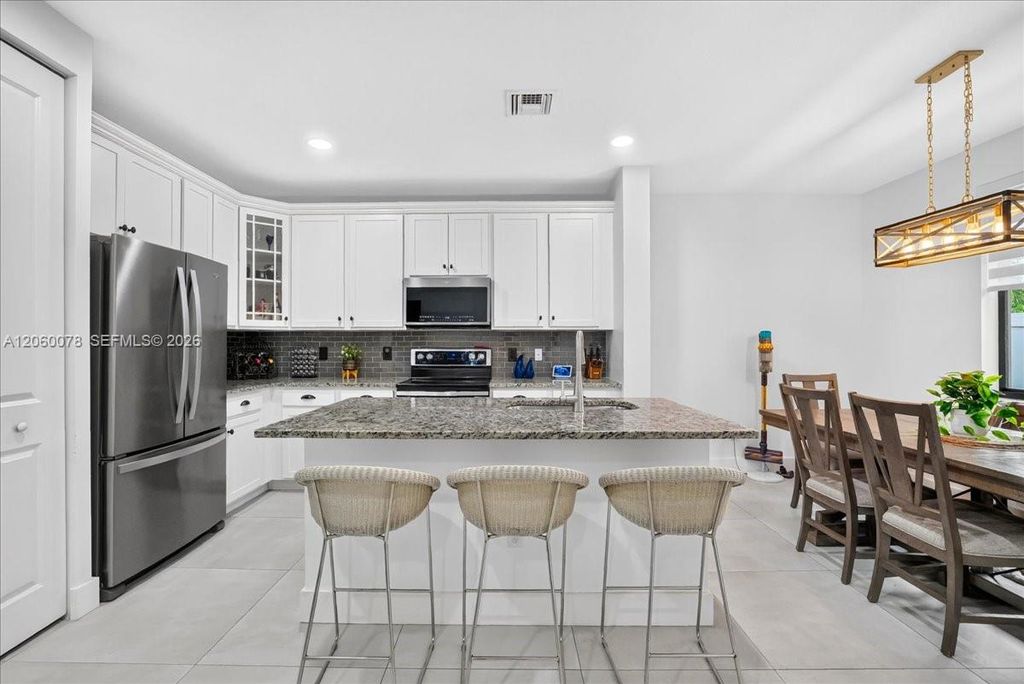 425 NW 33rd Ln, photo 7