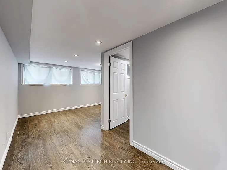55 Danby Ave #BASEMENT — Photo 5