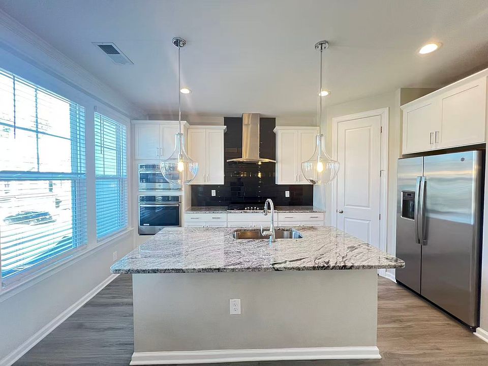 1st image of 941 Haybeck Ln