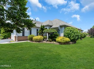 4 Bomar Ct, Manchester, NJ 08759