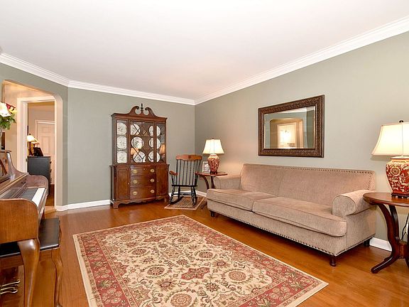 3rd image of 7503 W Ainslie St