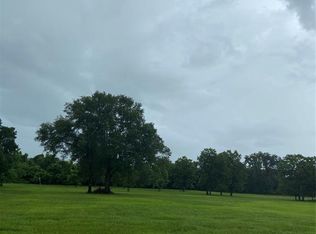 319 Lakeview Dr, Angleton, TX 77515