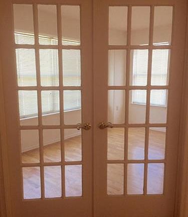 3rd image of 1076B Buckingham Dr
