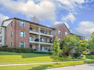 611 Hapsfield Ln APT 102, Buffalo Grove, IL 60089