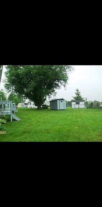 corner lot, level