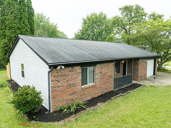 3rd image of 7832 Gordon Way