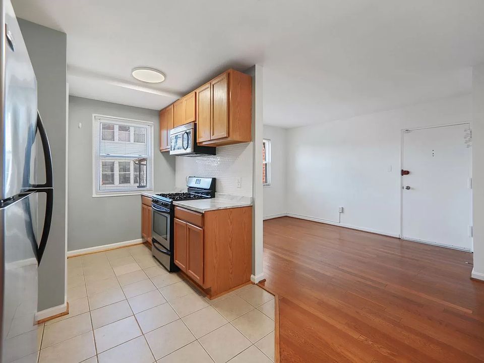 2nd image of 3801 33rd St #1