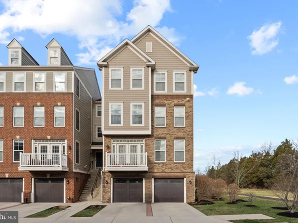 25203 Briargate Ter, Chantilly, VA 20152