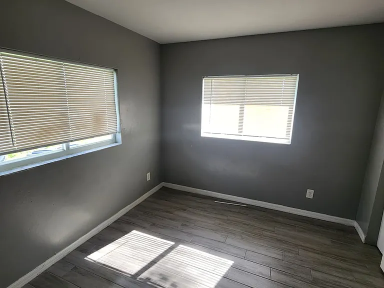 135 Gordon Ave S #135 — Photo 8
