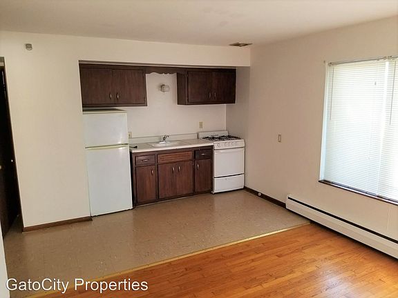 3rd image of 1652 N Humboldt Ave APT 01