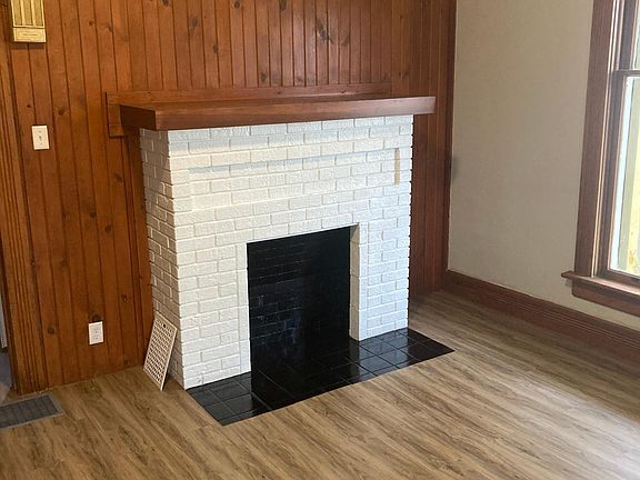 2nd image of 206 Lane St