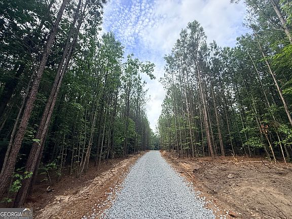 4th image of 2815 Cedar Creek Rd