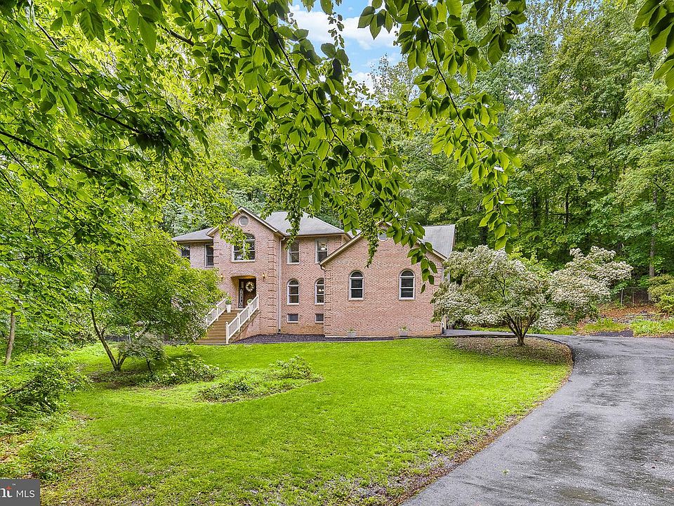 1st image of 104 Dent Rd