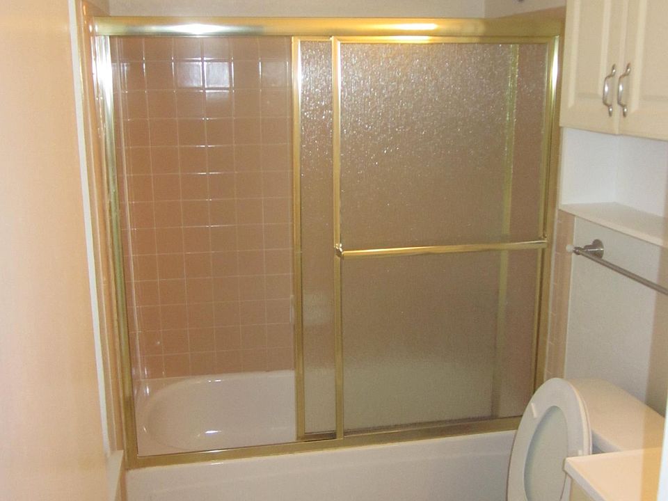 2nd image of 418 Dollins St