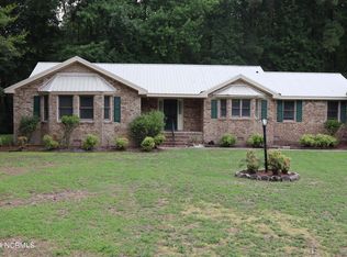 332 S Wedgewood Dr, Washington, NC 27889