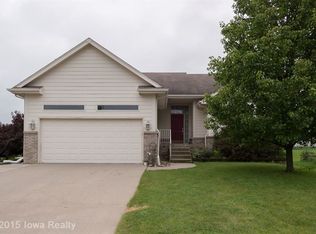 5402 Wistful Vista Dr, West Des Moines, IA 50266