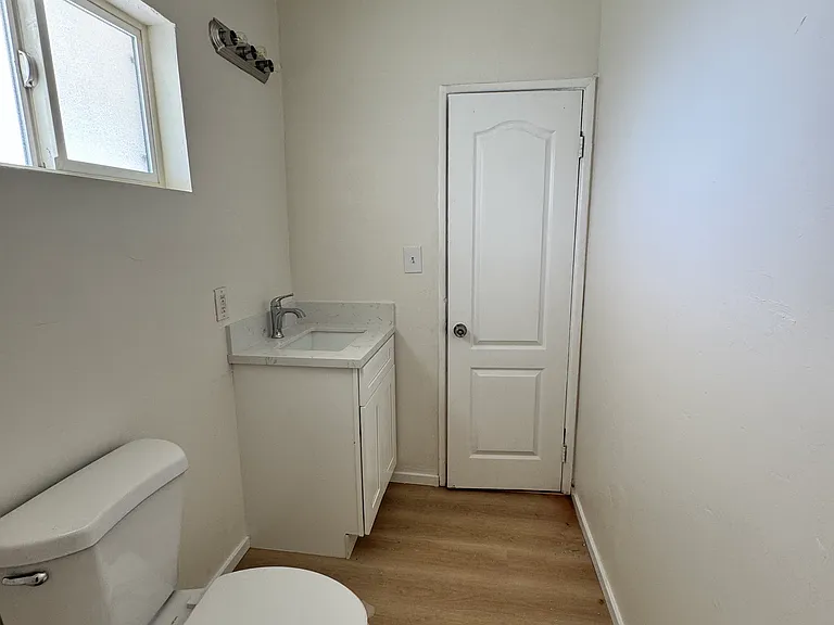 3863-67 Franklin Ave #3865 — Photo 16