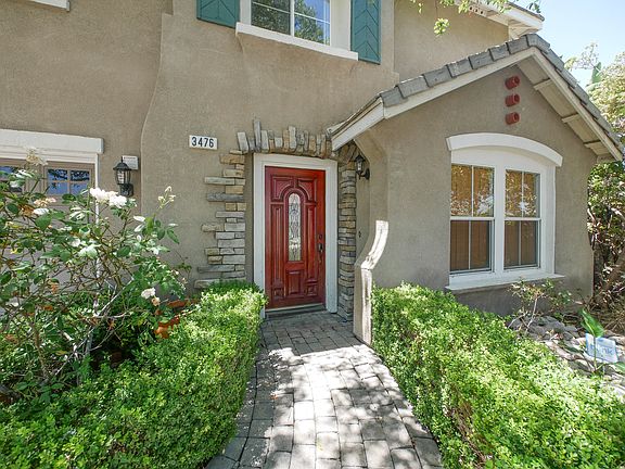 3rd image of 3476 Hawthorne Dr
