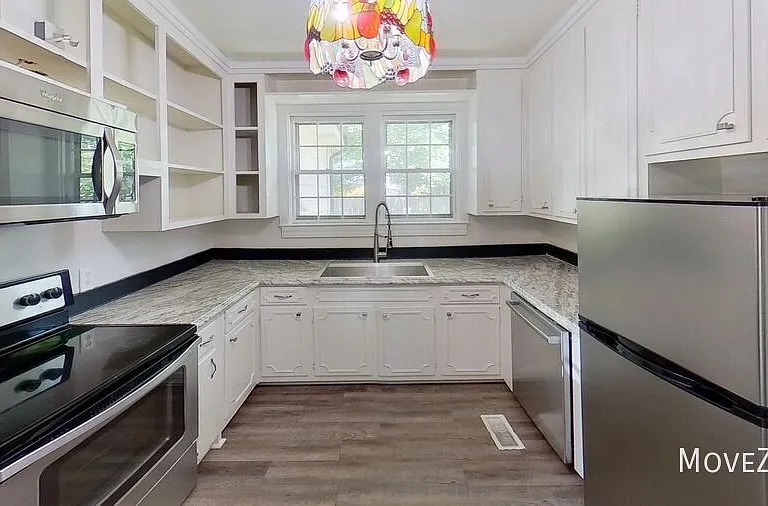 412 Hamby St — Photo 13