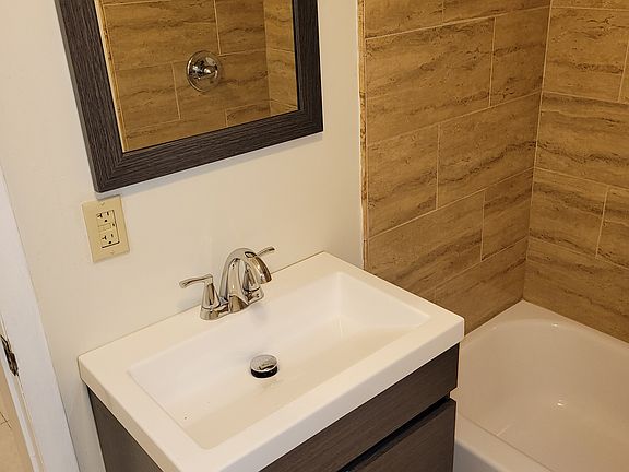 4th image of 1532 S Broad St #2B