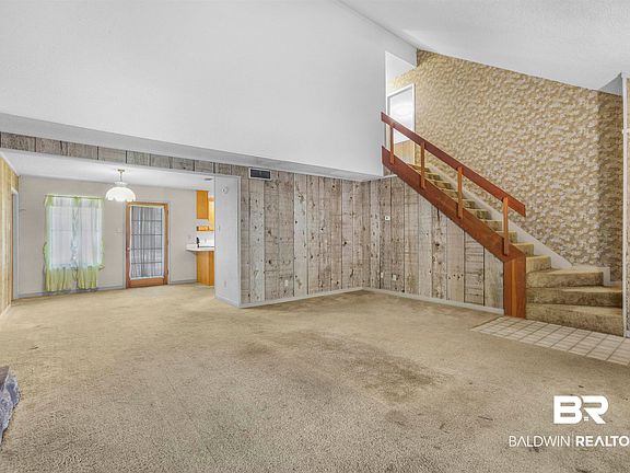 4th image of 108 Cameron Cir