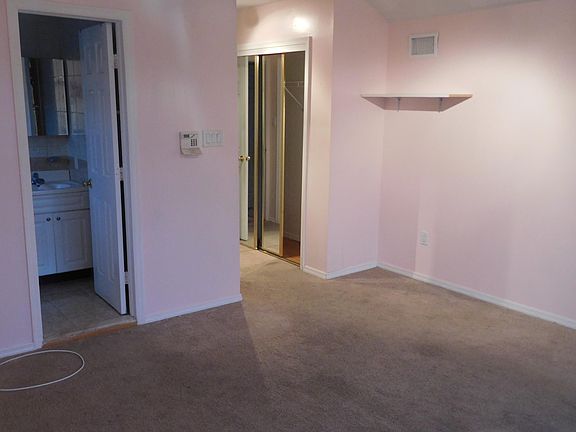 3rd image of 70 Pelican Cir
