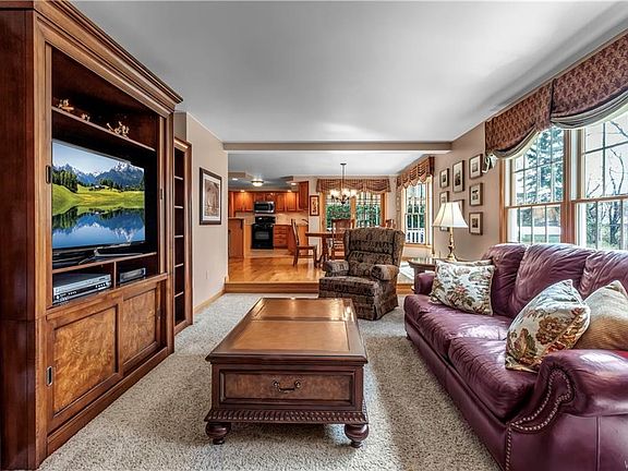 4th image of 33 Smallwood Dr