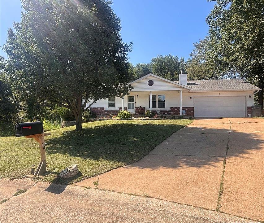 1st image of 14 Arlington Oaks Dr