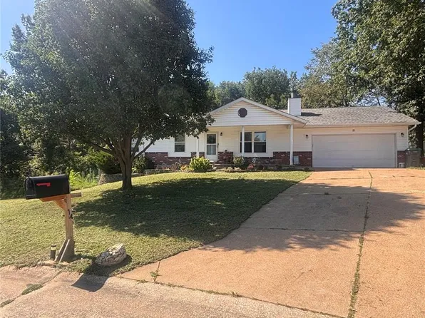 14 Arlington Oaks Dr, Cedar Hill, MO 63016