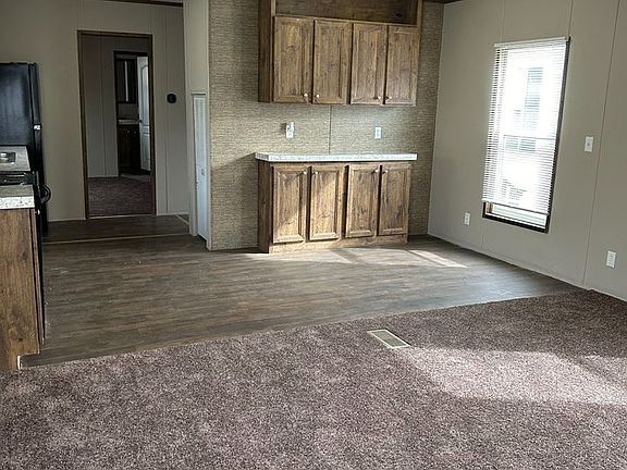 2nd image of 2401 SE 44th St Lot 40