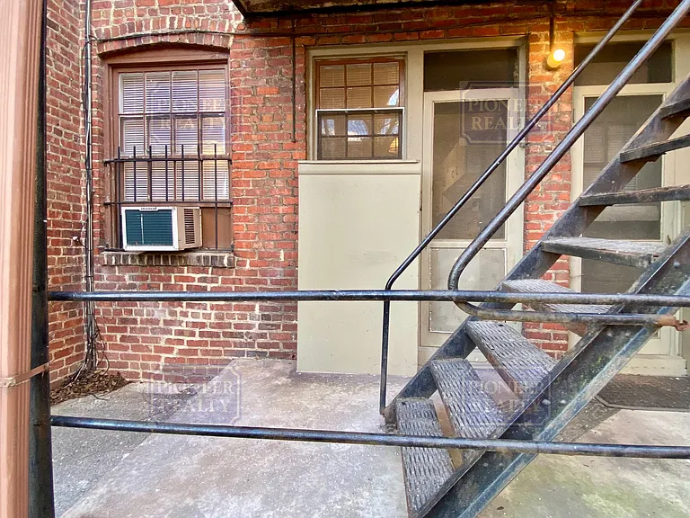 3110 Kensington Ave #4 — Photo 41