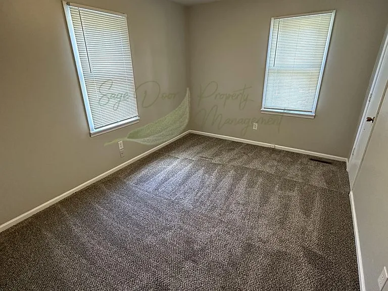 9409 E 67th Ter — Photo 12