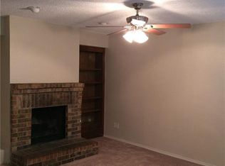 2717 Meadow Park Dr APT C, Bedford, TX 76021