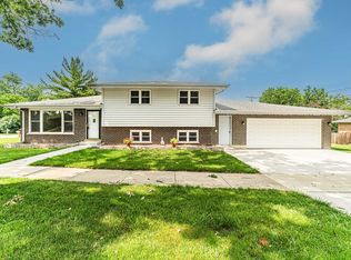9339 S 84th Ave, Hickory Hills, IL