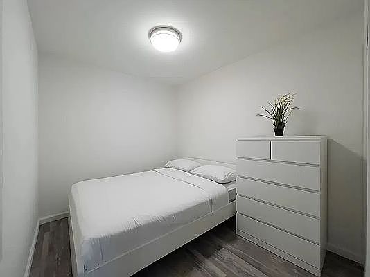 4th image of 626 10th Ave APT 5B